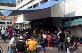Bawa Gayung & Ember, Mahasiswa STT Setia Demo di HI 
