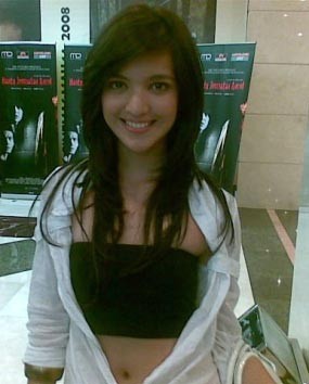 Jelang Menikah, Ardhie Tak Kekang Nia 