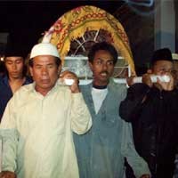 Korban Kecelakaan Dimakamkan di TPU Setempat