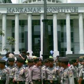Dukung Bibit & Chandra, 70-an Mahasiswa Hadir di Sidang MK