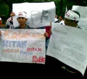 Kubu Bela Buaya Istirahat, Kubu Bela Cicak Masih Semangat