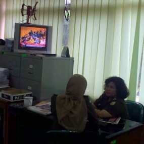 Jaksa dan Pegawai Kejagung Nonton Bareng Sidang MK di TV