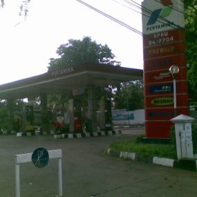 BBM Jenis Premium Langka di Ambon