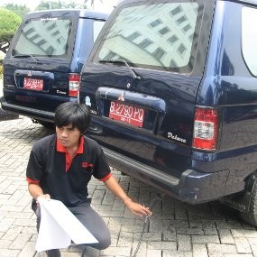 Rela Menunggu 1 Jam untuk Uji Emisi
