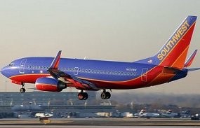 Gara-gara Anak Menjerit-jerit, Wanita Diusir dari Pesawat