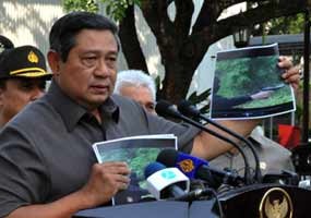SBY Minta Tim 8 Tetap Tegar