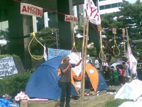 Mahasiswa Siapkan Tali Gantung Bagi Susno, Anggodo & Ritonga