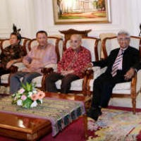 Anggota Tim 8 Batal Mundur 
