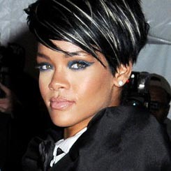 Rihanna Malu Pernah Pacari Chris Brown