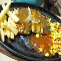 Terbius Lezatnya Kuliner Kampus