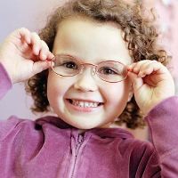 Kecil-kecil Kok Sudah Pakai Kacamata