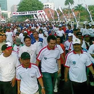 Jalan Sehat Bersama Gus Ipul
