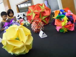 Guru TK Ramaikan Origami Festival