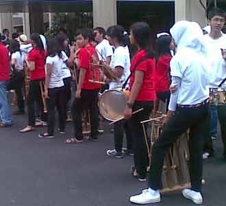 Mahasiswa Unpad Gelar Karnaval