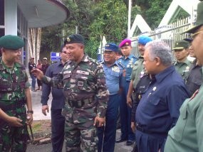 Menhan, Duren, Singkong dan Goyang Poco-Poco