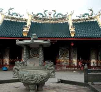 Mengintip Kelenteng Tay Kak Sie
