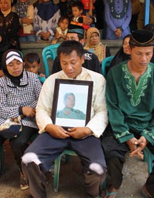 Jenazah Briptu Kuswanto Disambut Isak Tangis