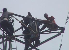 Heri Diamankan Hindari Amuk Massa