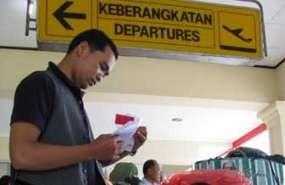 Truk Terbakar di Bandara Ahmad Yani Semarang