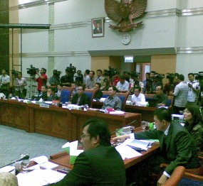 Pimpinan Komisi III DPR Protes Rekomendasi Tim 8 