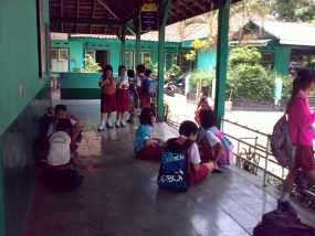 Sekolah Piknik, Puluhan Murid SD Soka Terlantar