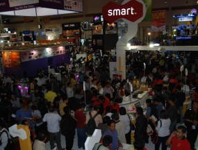  Blackberry CDMA Curi Perhatian di Indocomtech 2009