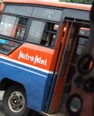 Metro Mini 52 Selalu Memindah Penumpang ke Metro Mini Lain