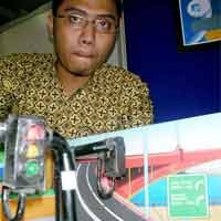 Memantau Traffic Light Melalui SMS 