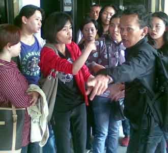 Disiksa, 25 SPG Lapor Polisi