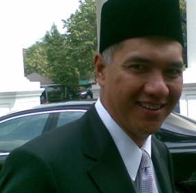 Pelayanan Satu Pintu Masuk Program 100 Hari Gita Wirjawan