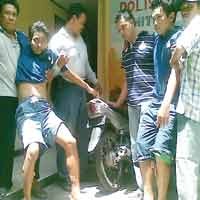 Duo Spesialis Jambret di Dor Kedua Kakinya
