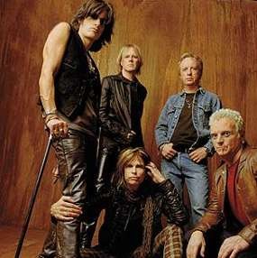 Steven Tyler Bantah Tinggalkan Aerosmith