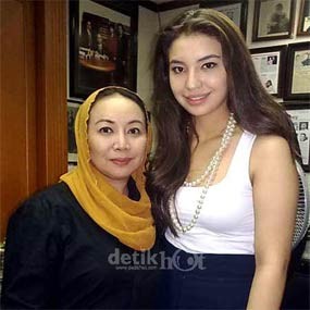 Ibunda Manohara Habiskan Rp 43 Juta Dari Kelantan?