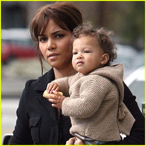 Halle Berry Tertarik Dengan Pria Kasar