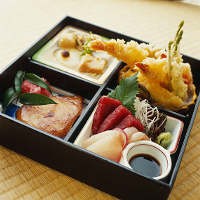 Bento Komplet Padat Gizi, Oishii Desu!