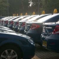 Putra Ikut Main di Taksi Eksekutif