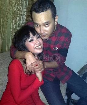 Banyu Biru: Cium dan Peluk Pacar Bukan Pornoaksi