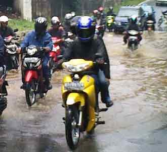 Hujan Reda, Genangan Tersisa