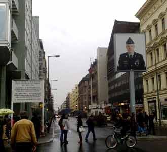 Napak Tilas Checkpoint Charlie