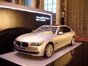 BMW Seri 7, Limosin Mewah Terlaris di RI