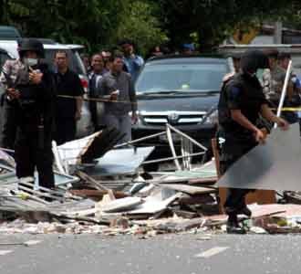 Gegana Sisir Lokasi Ledakan