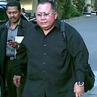 Banding, Bupati Situbondo Tetap Dihukum 9 Tahun Penjara