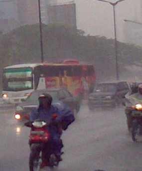 Banjir Cileuncang Sergap Antapani
