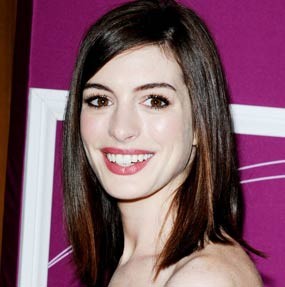 Anne Hathaway Siap Hadapi Tobey Maguire di Spider-Man 4