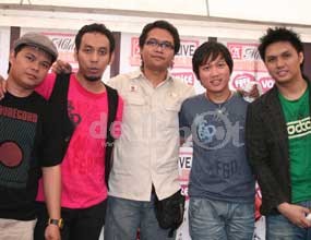 Jikustik Gantikan Pongki Dengan Brondong