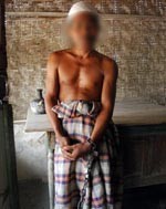 16 Tahun, Toha Hidup dengan Tangan Dirantai