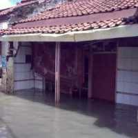 Tunggu Air Surut, Warga Cieunteung Mengungsi