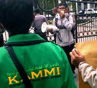 KAMMI Geruduk Gedung Sate