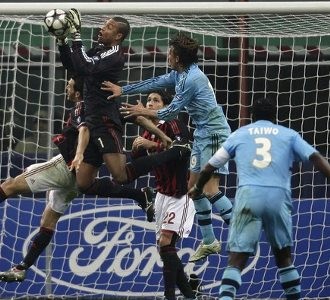 Di San Siro Milan Tertahan