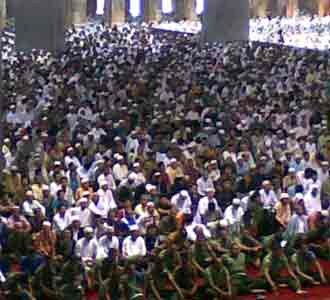 Ribuan Umat Islam Salat Id di Istiqlal